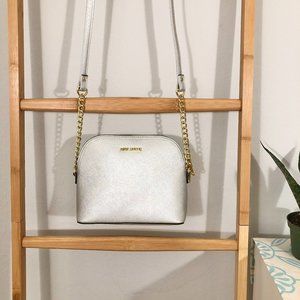 Steve Madden Like NEW Silver crossbody purse